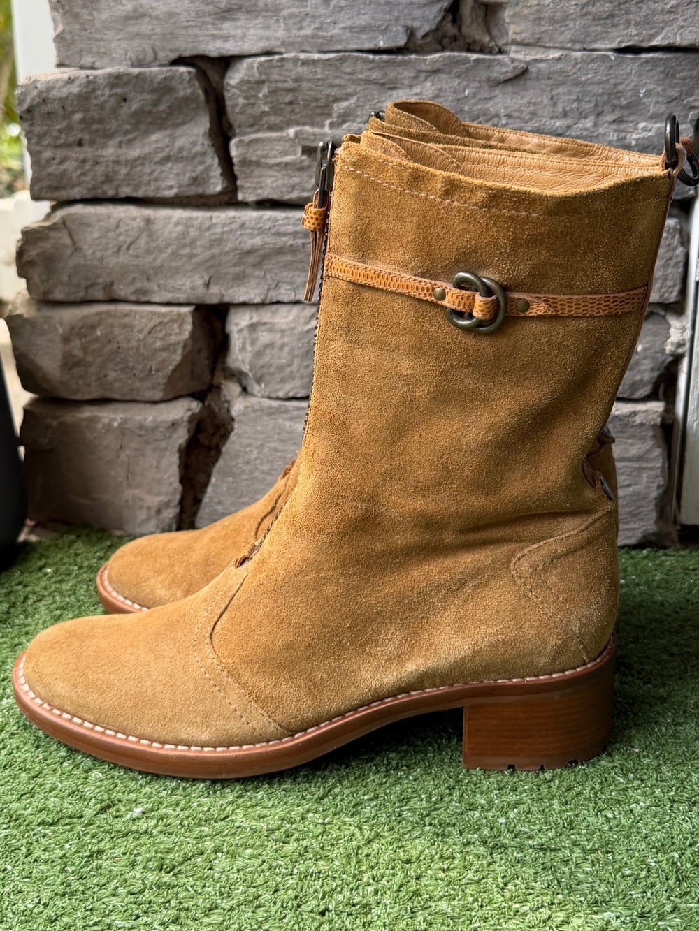 Vintage Cole Haan Dallon Suede Zip Lug Sole Womens Boots